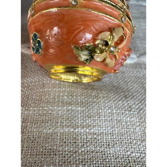 Jeweled Round Floral Box Trinket Box Made With Swarovski Crystals - Picture 6 of 16